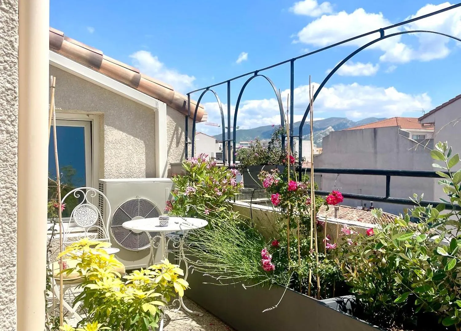 Apartment Prado Spacious And Sunny Loft In Marseille